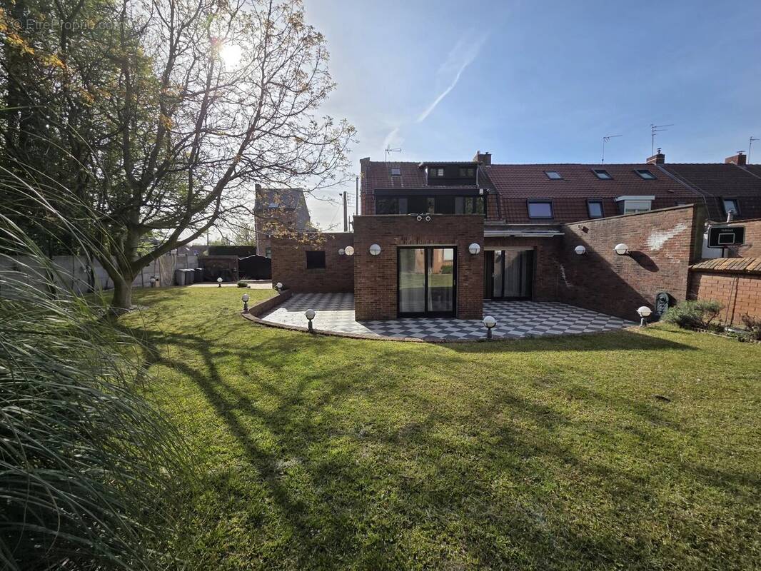 Maison à LYS-LEZ-LANNOY