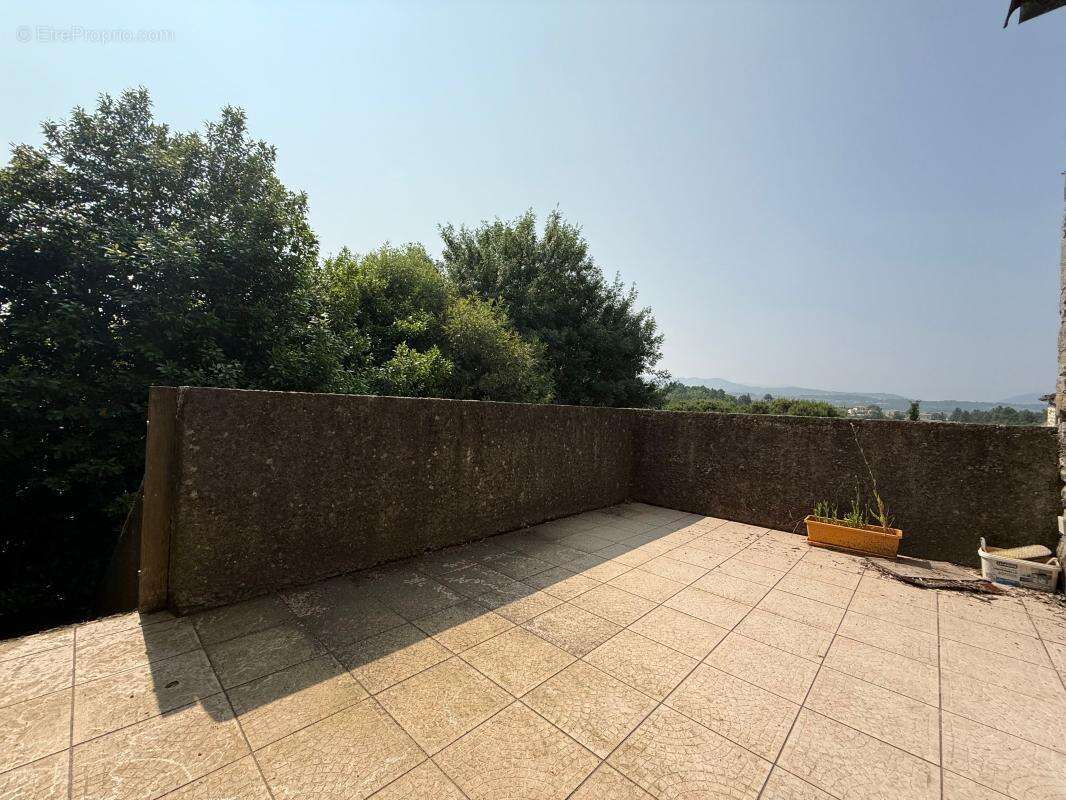 Maison à LABLACHERE