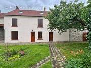 Maison à GENICOURT