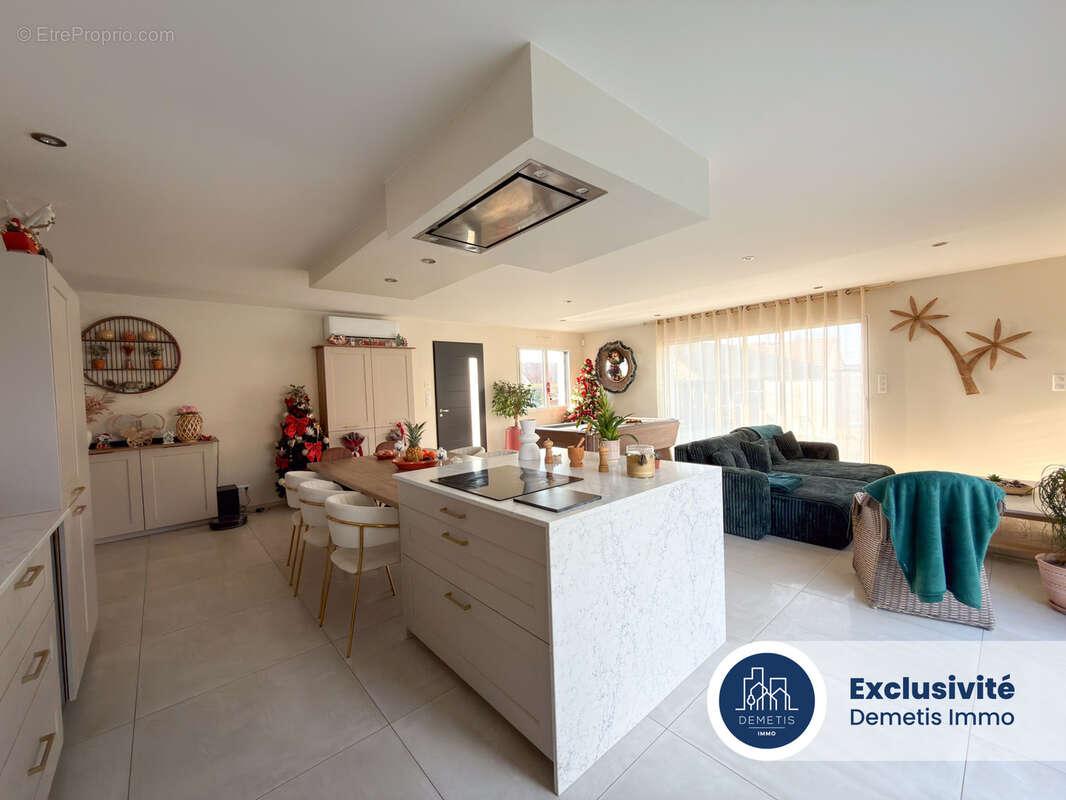 Maison à JOUE-L'ABBE