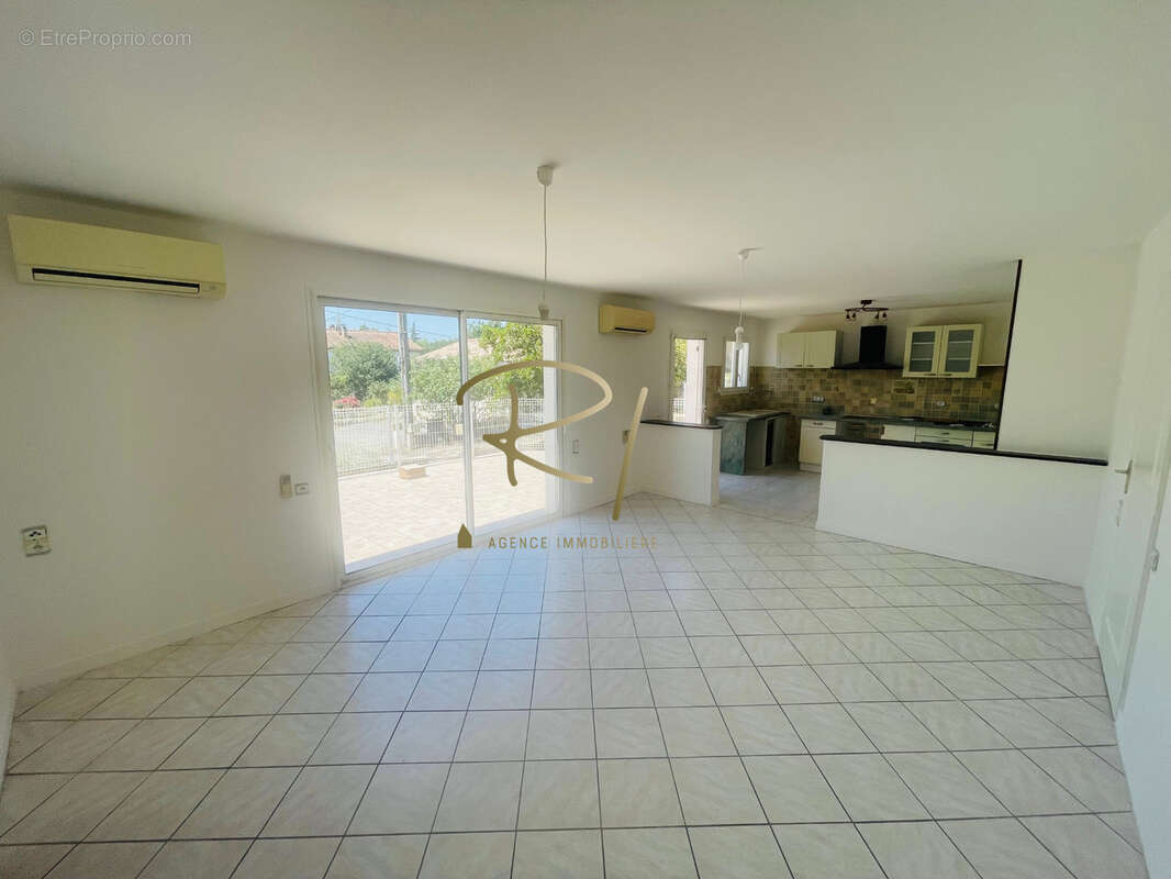 Maison de plain pied centre ville Ruoms - photo 4
