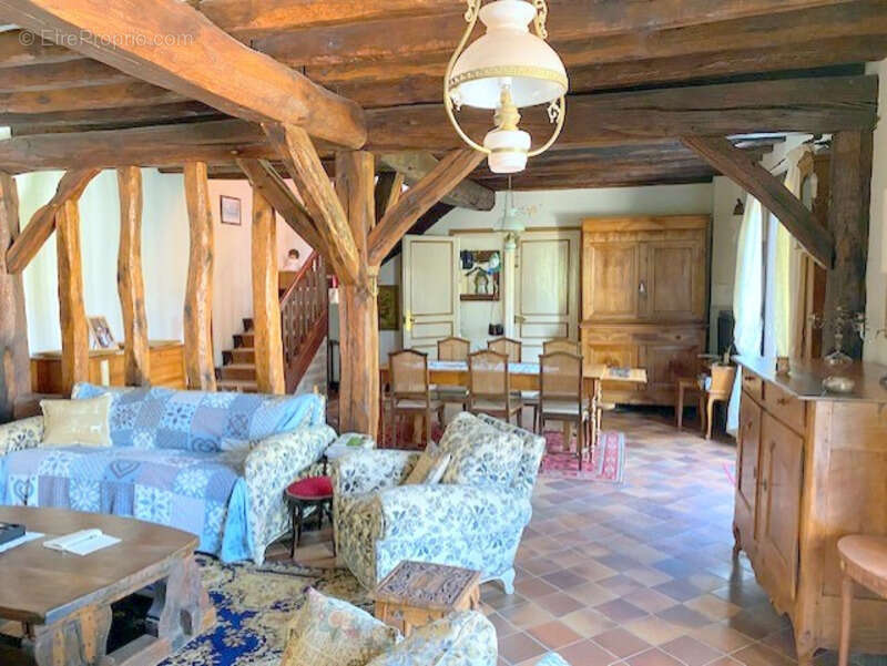 Maison à VILLENEUVE-L&#039;ARCHEVEQUE