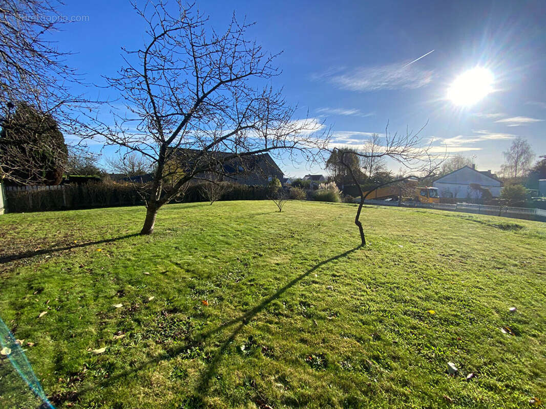 Terrain à SAINT-GUINOUX