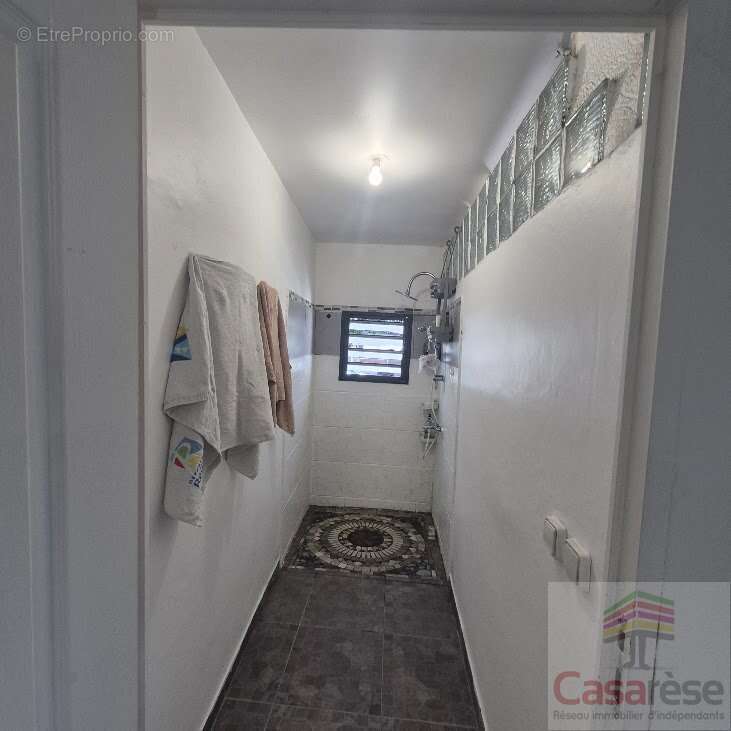 Maison 123 m² à Le Tampon  - photo 6