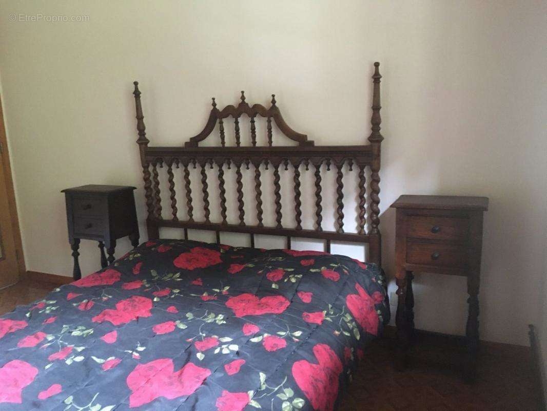 Maison à SAINTE-COLOMBE-SUR-GUETTE