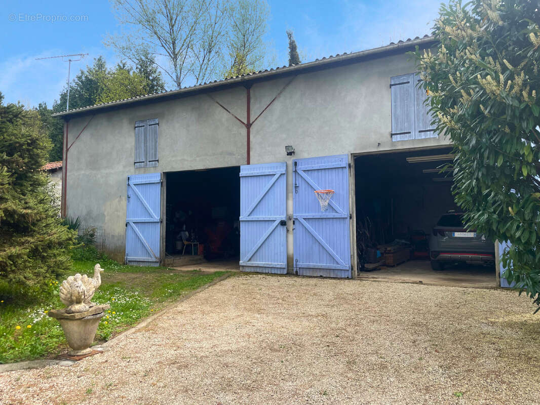 Maison à CHERVES-RICHEMONT