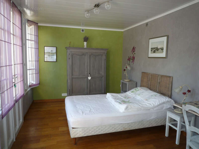 Maison à MONT-SAINT-PERE