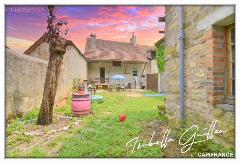 Maison à LE CHATELET