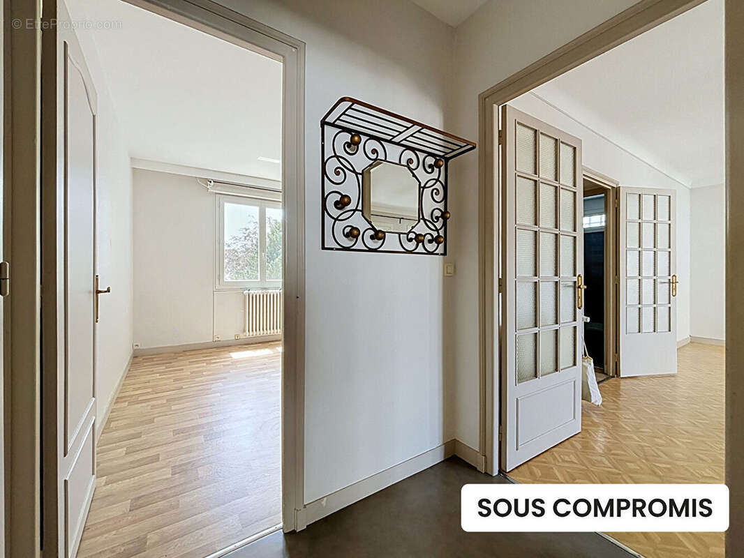 Appartement Rennes - Centre-ville - 4 pièces de 78.4 m² - 2 chambres - 4ème étage - cave - grenier - photo 9