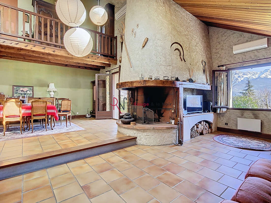 Maison à SAINT-ISMIER