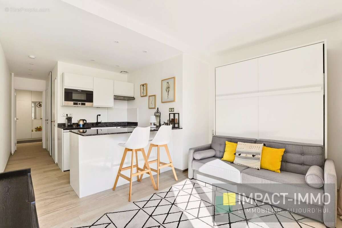 Appartement à COURBEVOIE
