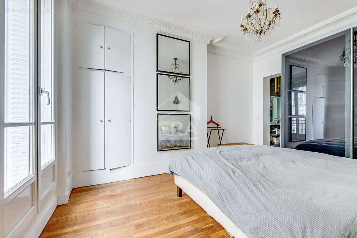 Appartement à PARIS-17E