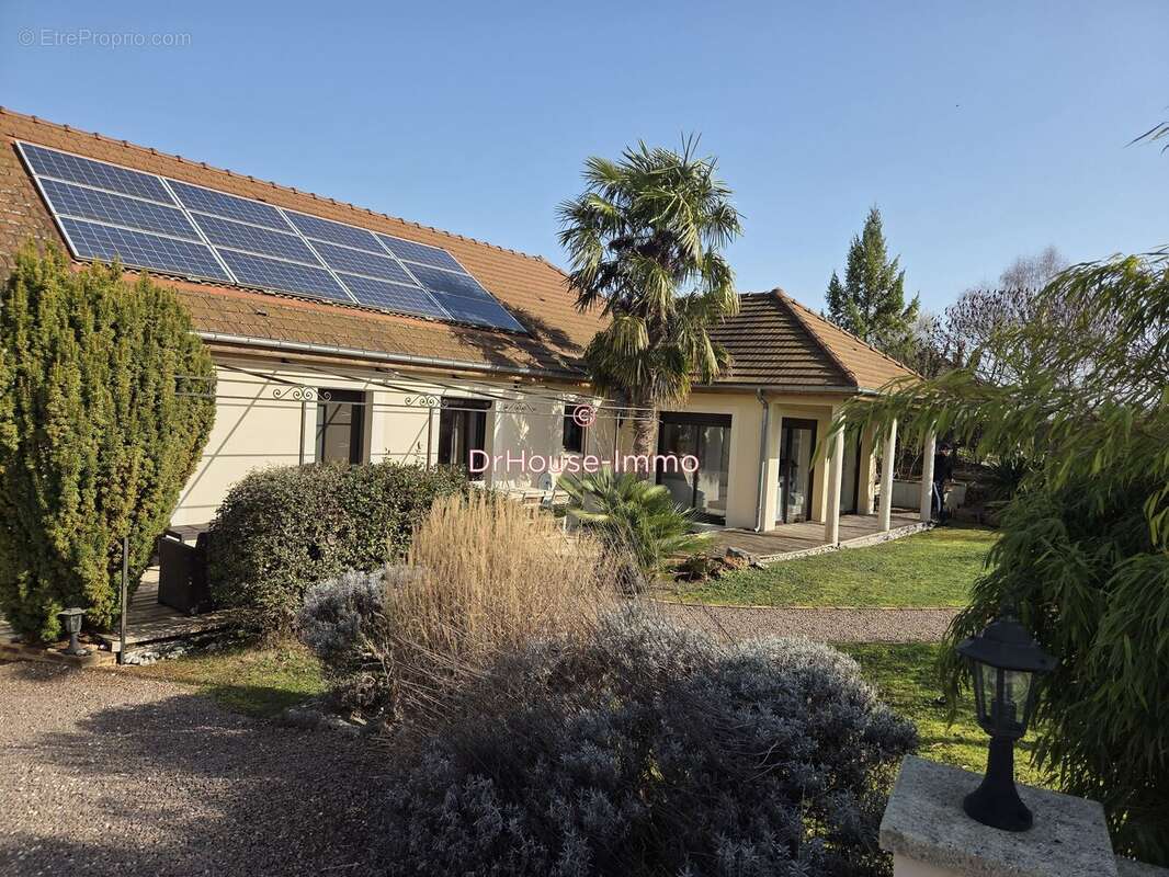 Maison à COURTERANGES