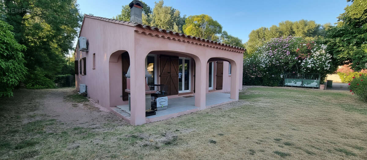 Belle Villa Traditionnelle à Vidauban 4P 110m2 avec terrain 1250m2 - photo 7