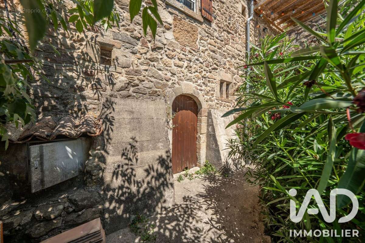 Maison 71 m² à Chassiers  - photo 6