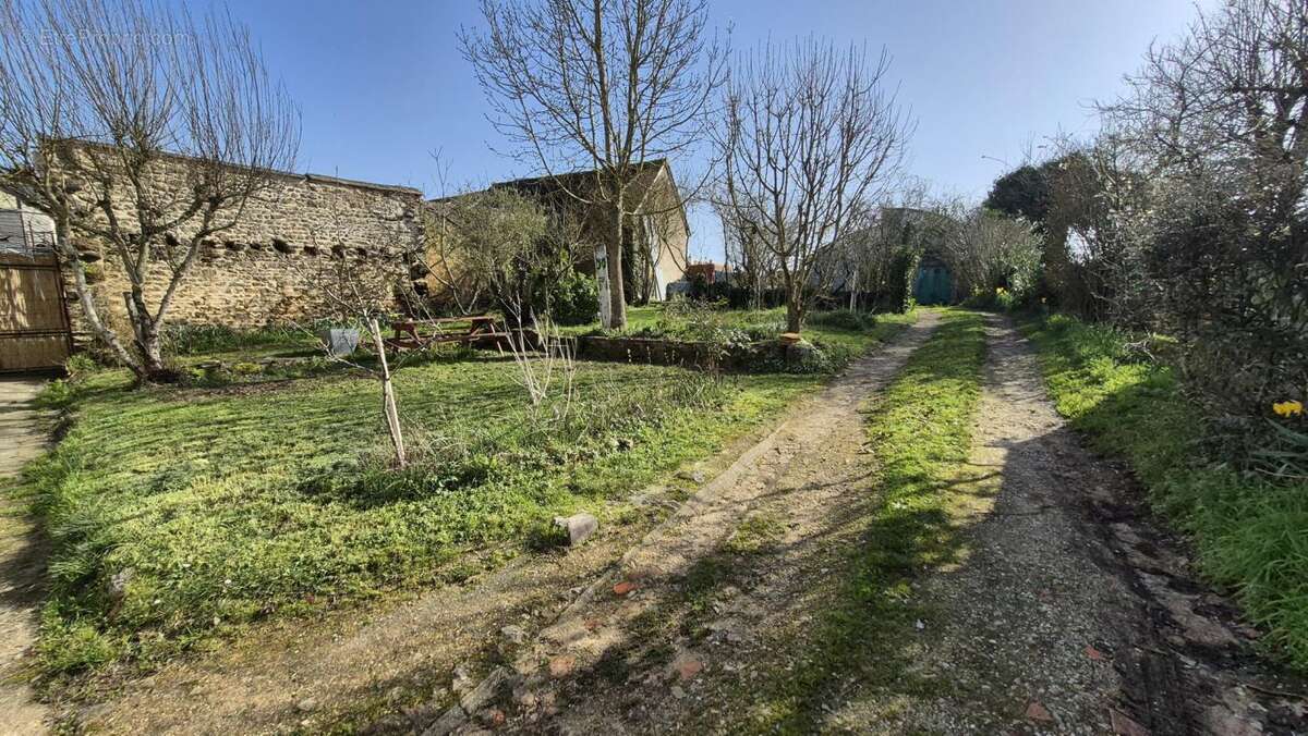Maison à LOUPLANDE