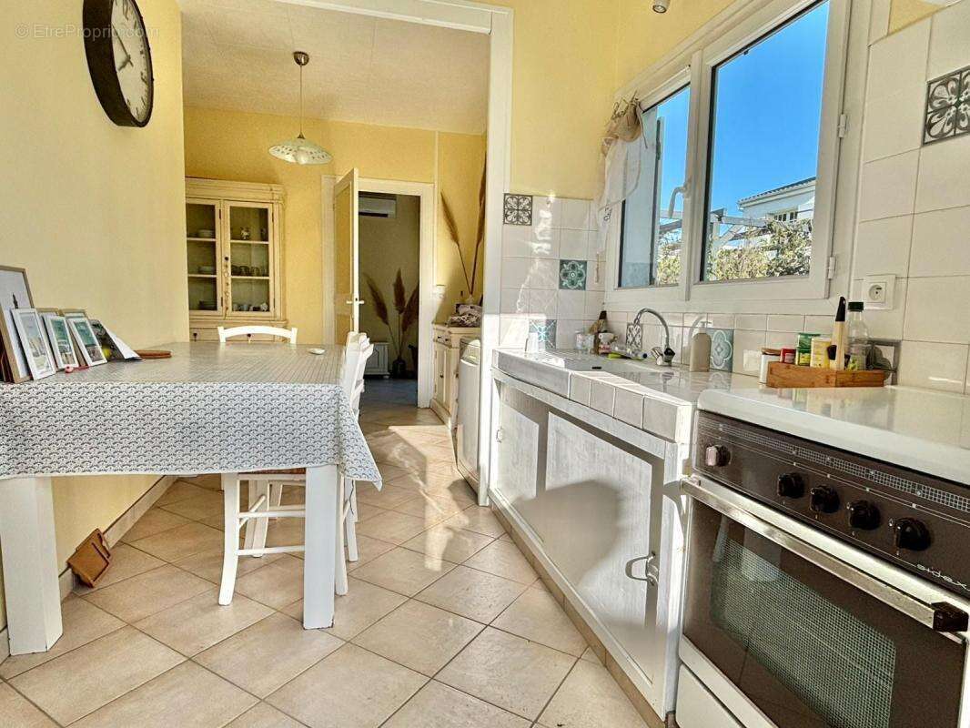 À vendre – Belle maison familiale avec vue mer, dépendance et jardin – La Brée-les-Bains, plage à pied - photo 23