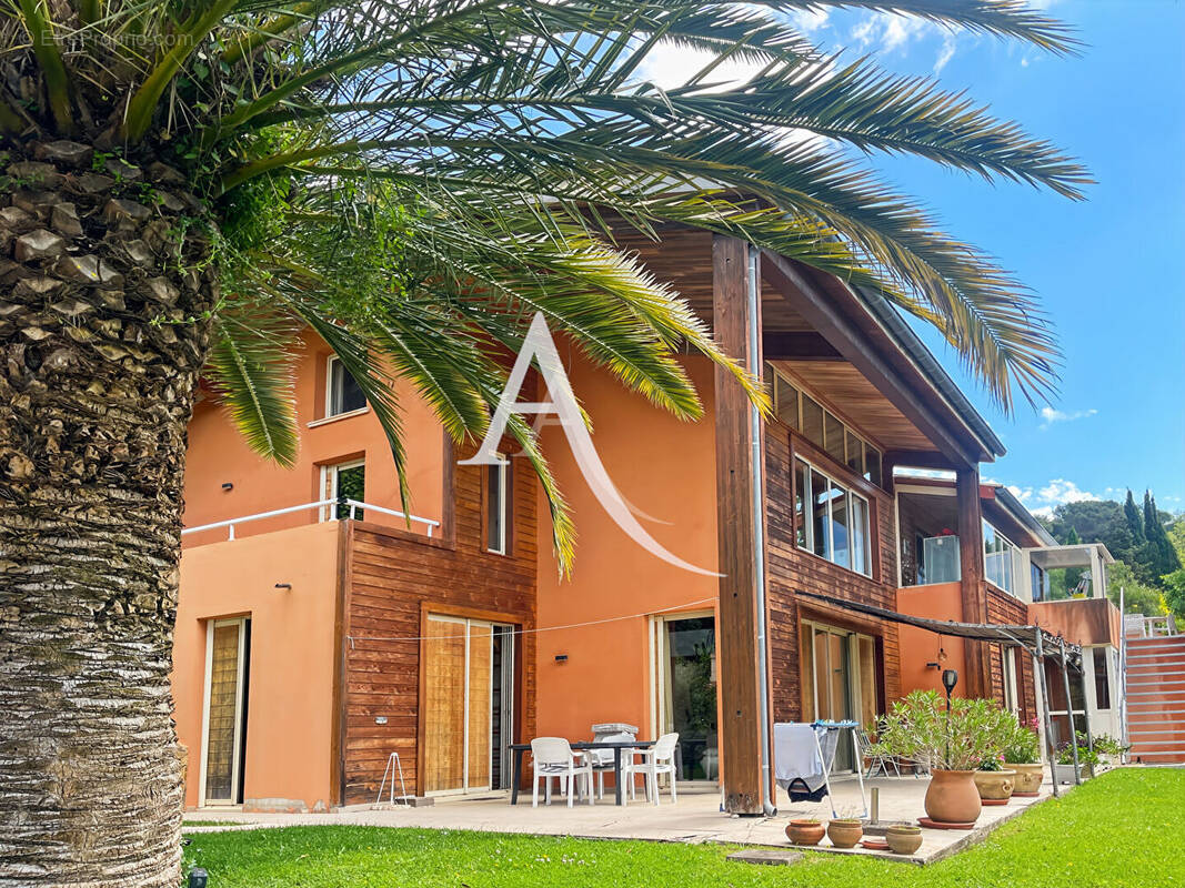 Maison à MOUGINS