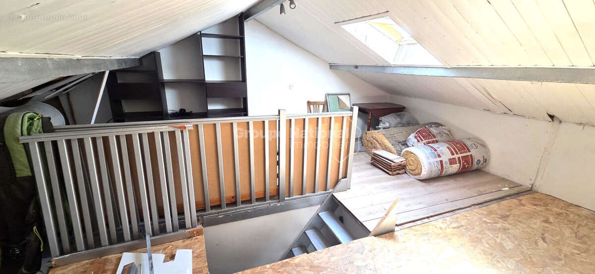QUARTIER VERDURON HAUT! Maison atypique de 120 m² de type 5 sur parcelle de terrain de 200 m² avec vue mer! - photo 8