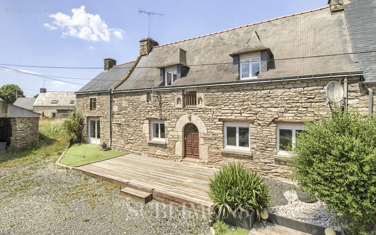 Maison à SERENT