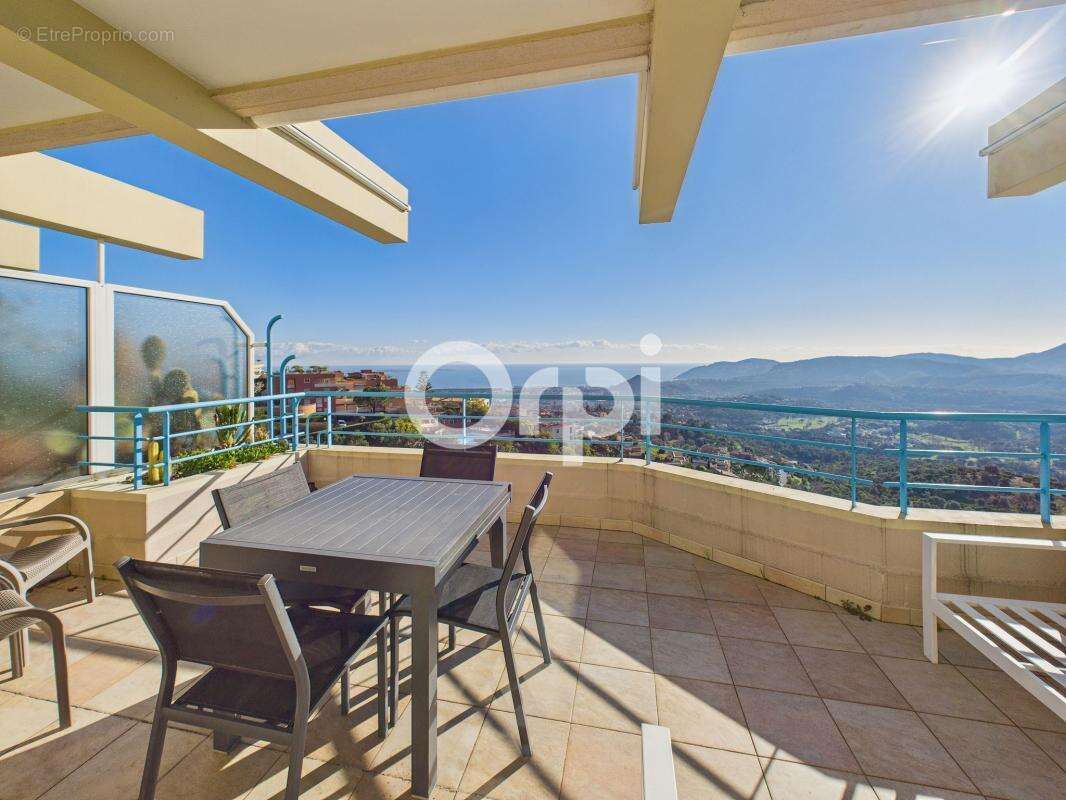 Appartement à MANDELIEU-LA-NAPOULE