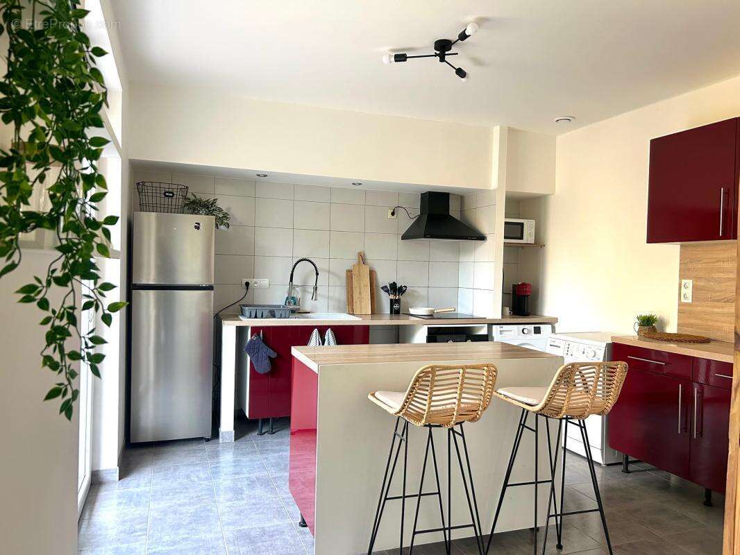 Maison à SAINT-ETIENNE-DE-TULMONT