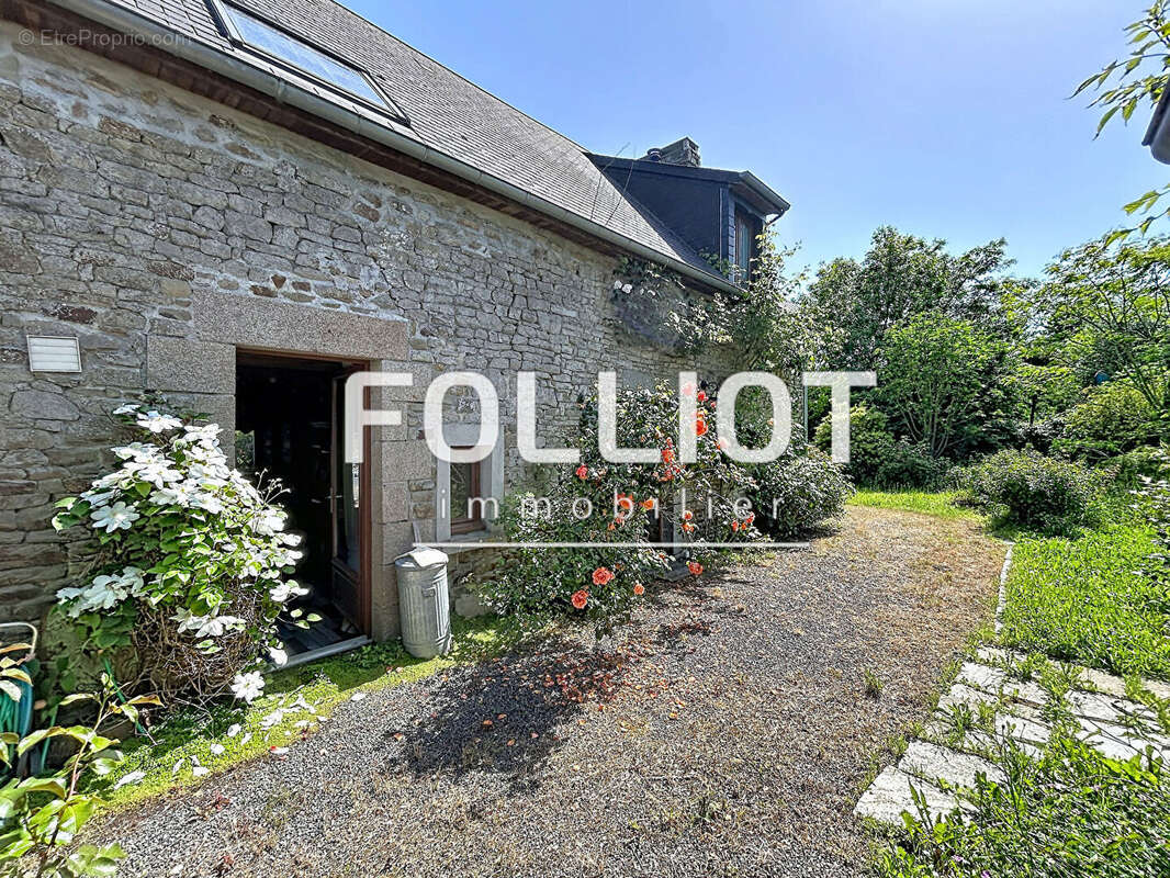 Charmante maison en pierre à vendre à Bacilly - 7 pièces, 110m² - photo 2