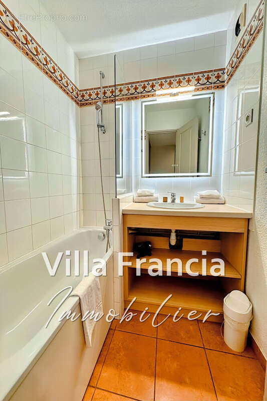 Appartement à MANDELIEU-LA-NAPOULE