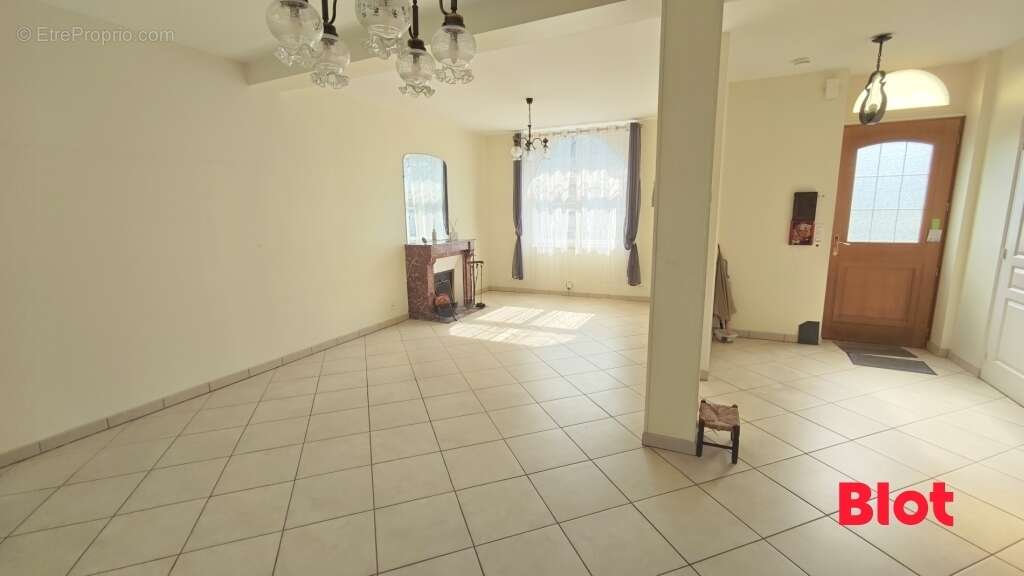 Maison 121 m² à Saint-Malo  - photo 3