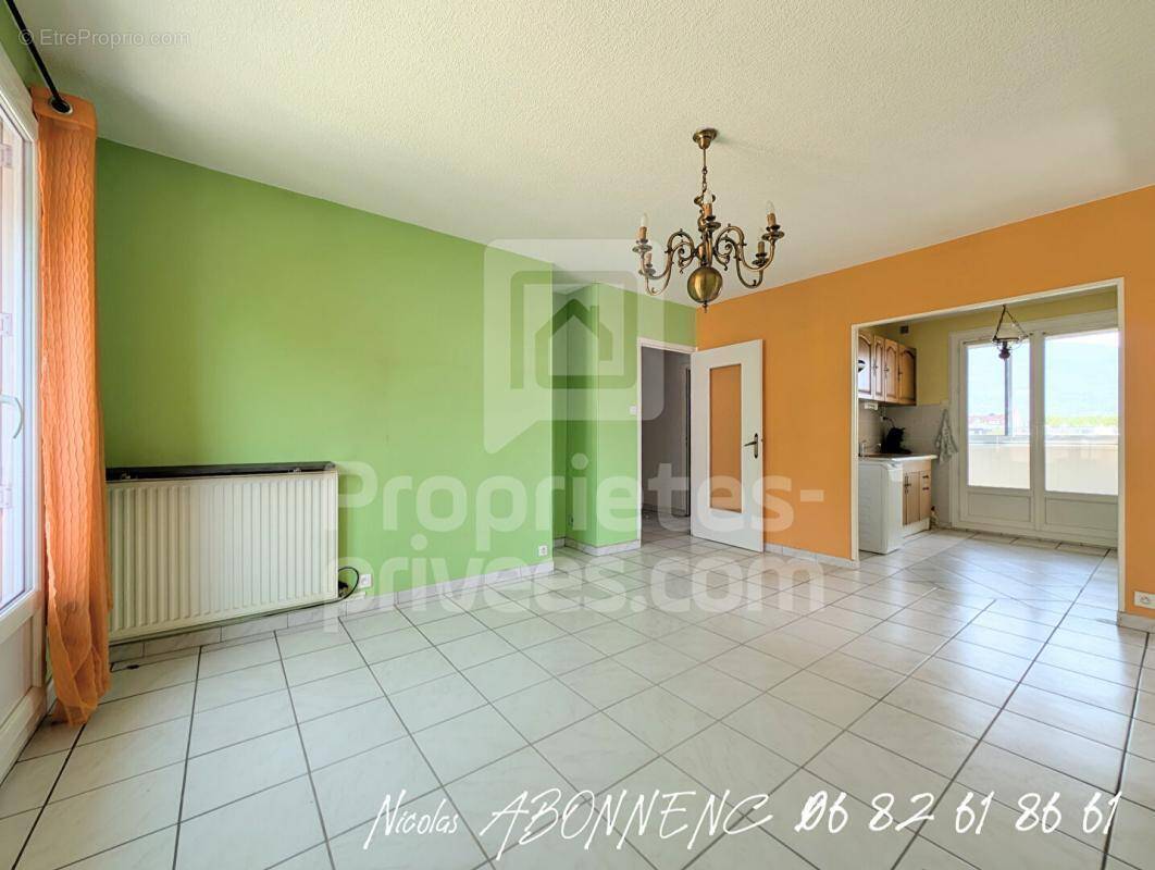 Appartement à FONTAINE