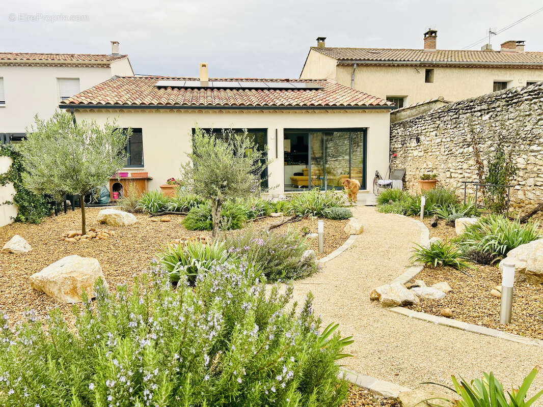 Maison à MORIERES-LES-AVIGNON