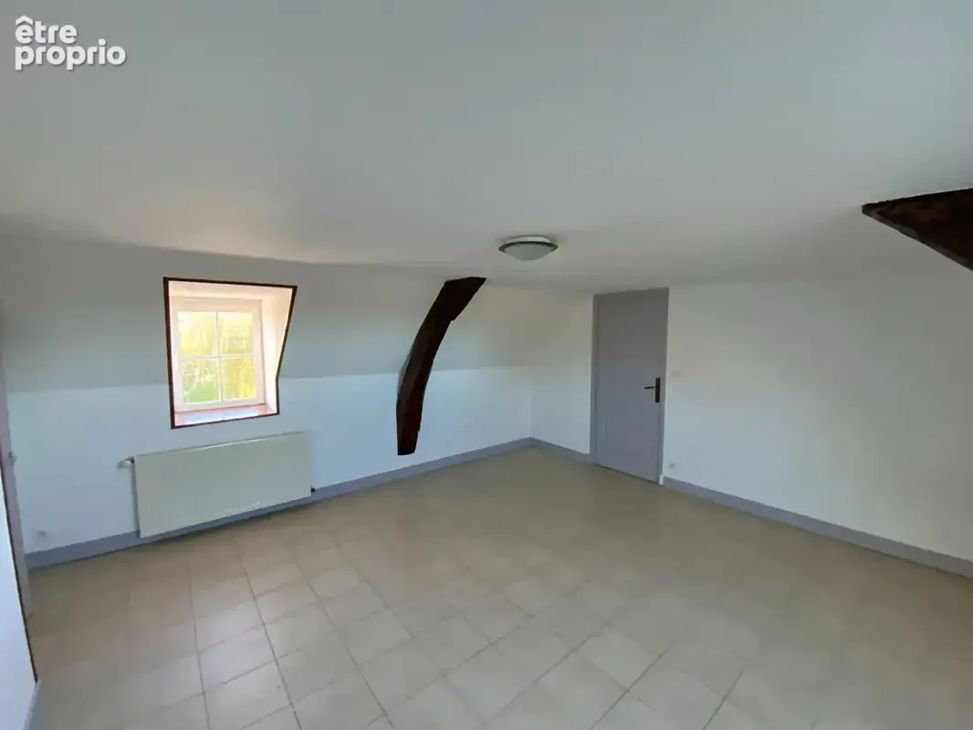 AUXY - Maison de village de 141 m² hab. (3 chambres) avec dépendance et garage. - photo 7