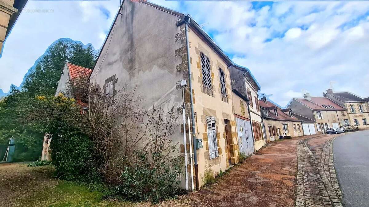 Maison à SAINT-MENOUX