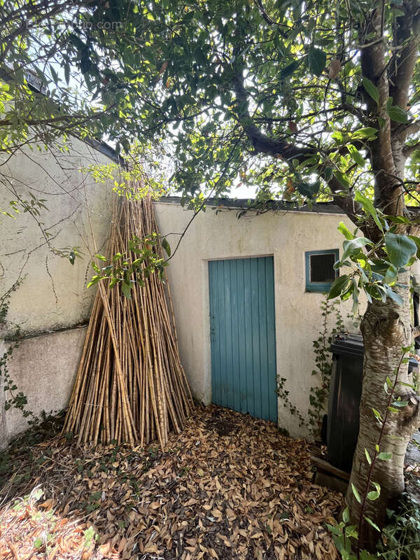 LE BONO, MOCQUARD immobilier vous propose cette maison de charme au cœur du Bono   À deux pas du port et des c - photo 7