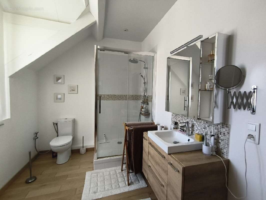 Maison 222 m² à Nesles-La-Vallee  - photo 7