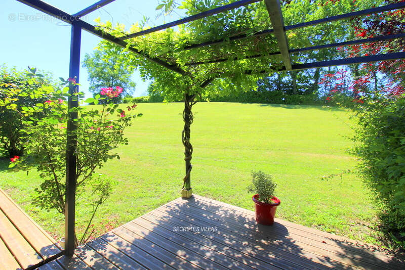 Maison à SALLEBOEUF