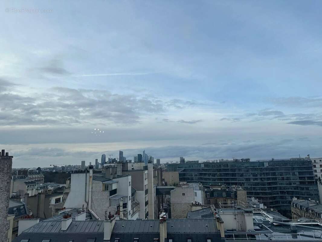 Appartement à PARIS-16E