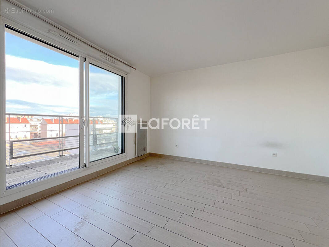 Appartement à MONTROUGE