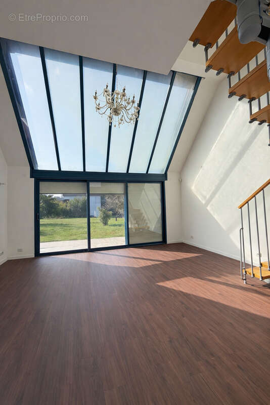 Maison à MONCE-EN-BELIN