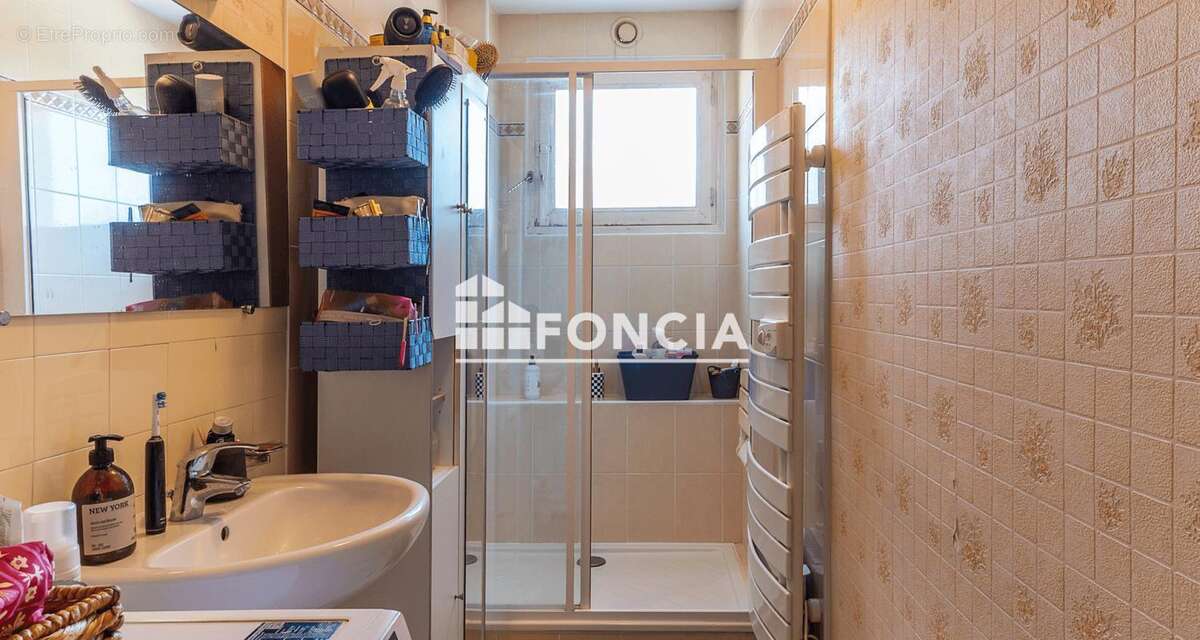 Appartement à GUILHERAND-GRANGES