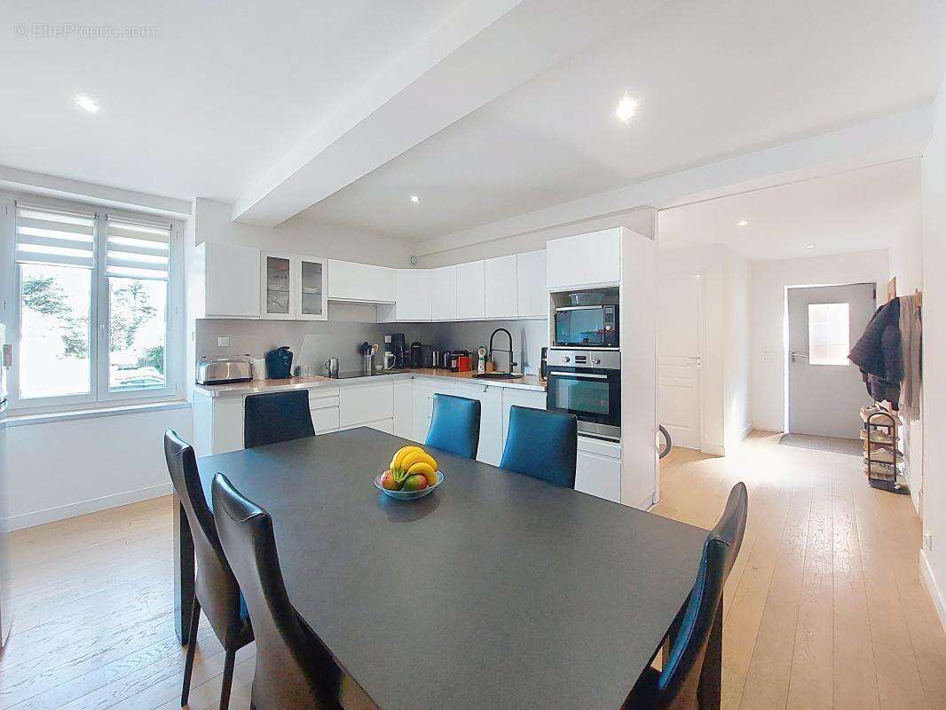 Maison à FRANCHEVILLE