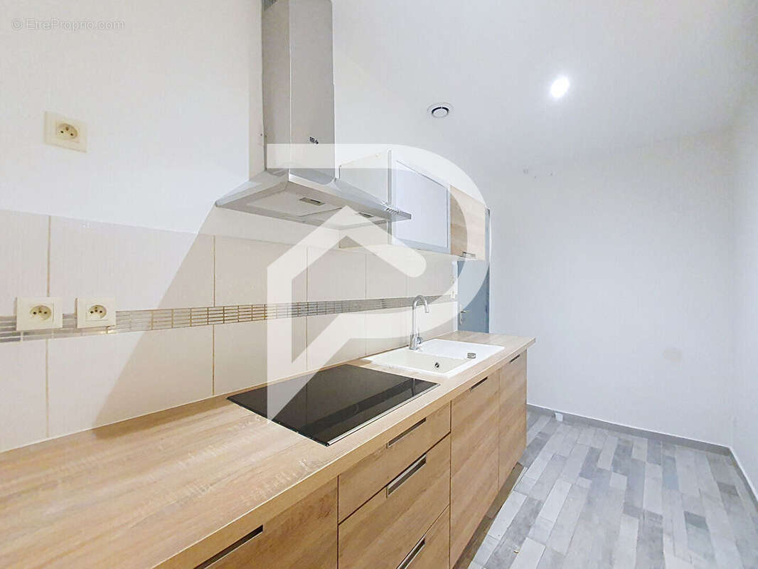 Maison à MONTELIMAR