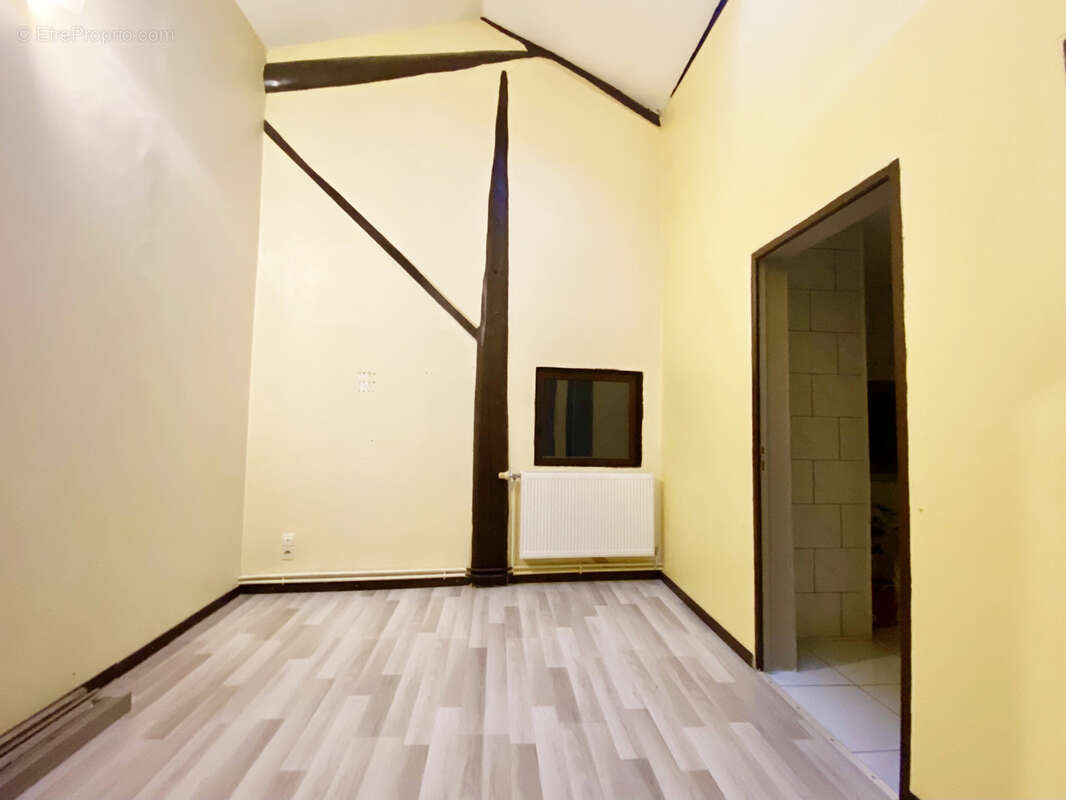 Maison à MENIL-LA-HORGNE