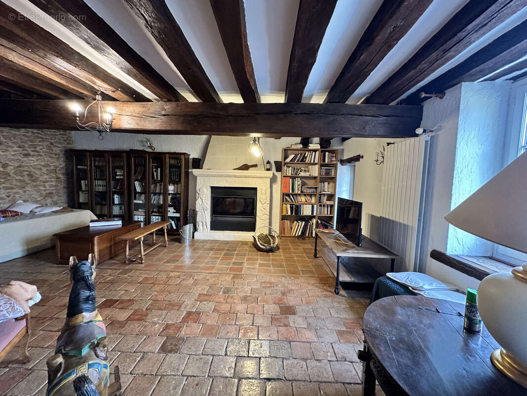 Maison à LA CELLE-LES-BORDES