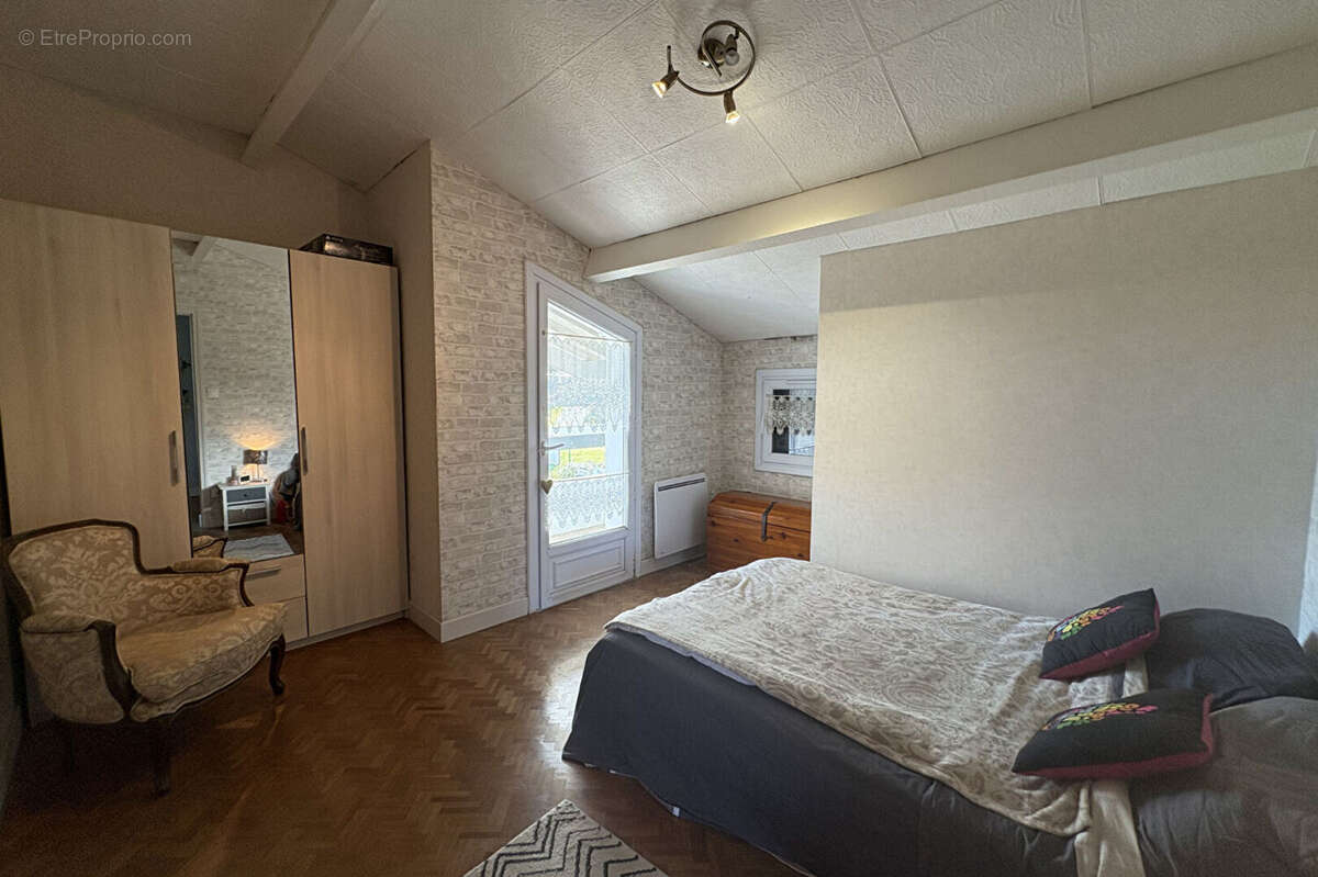 Maison à CASTAIGNOS-SOUSLENS