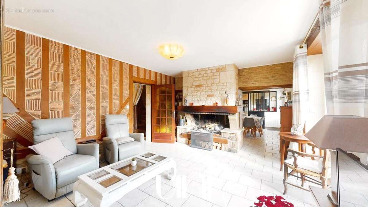 Maison à SAINT-PIERRE-SUR-DIVES