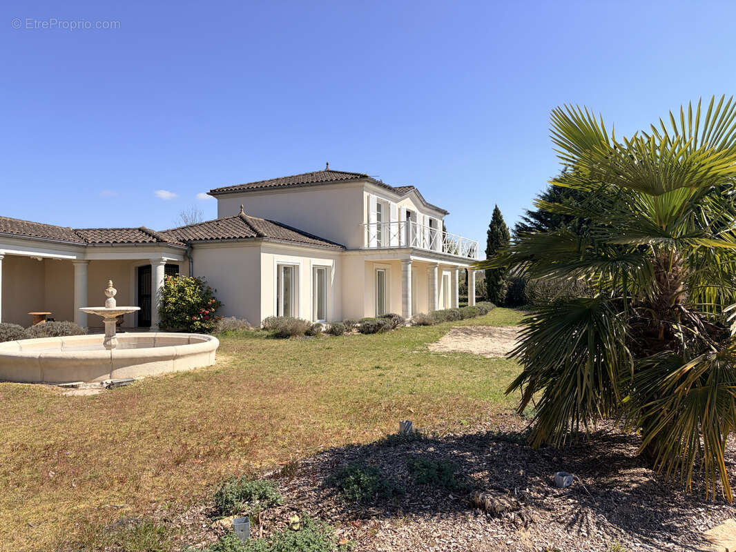 Maison à PONT-DE-VAUX