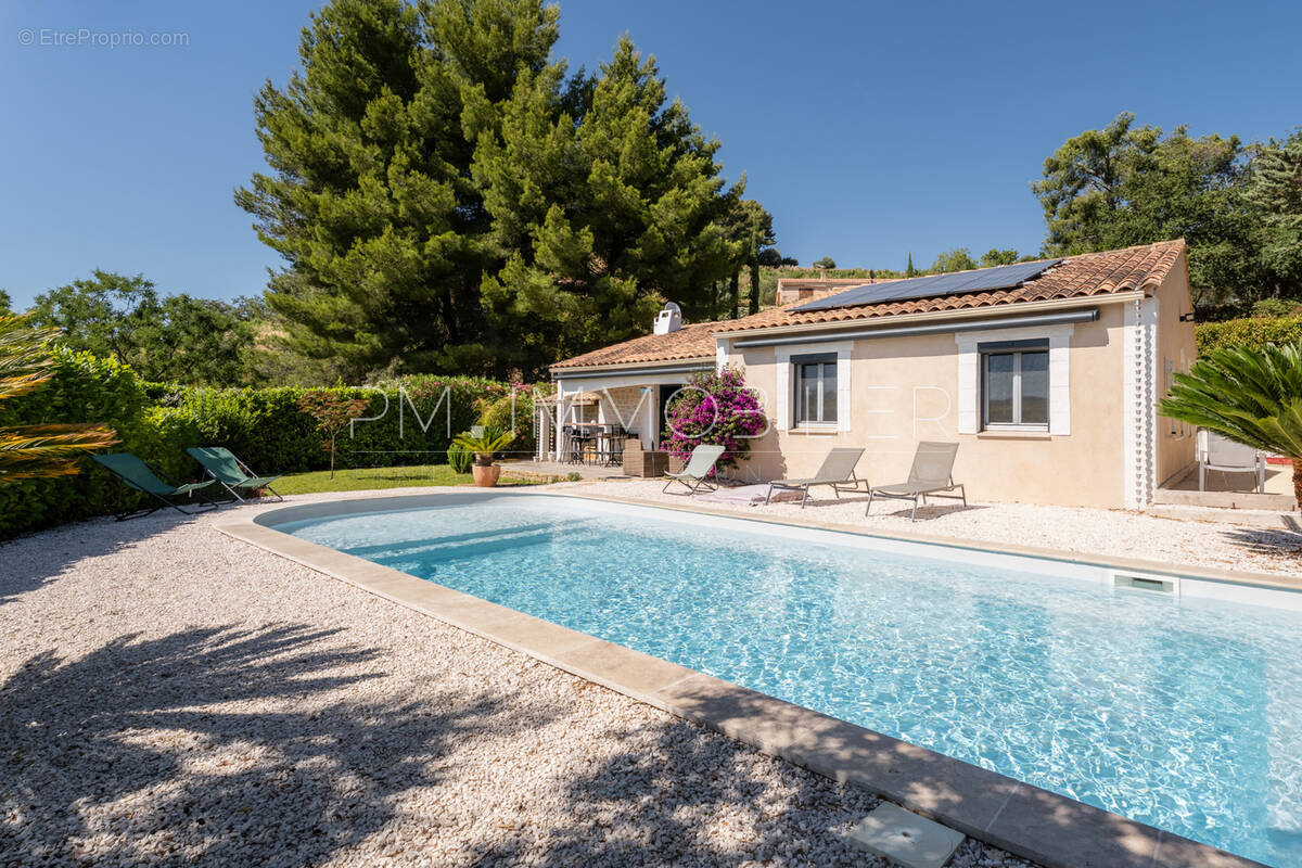 Maison à LE CASTELLET
