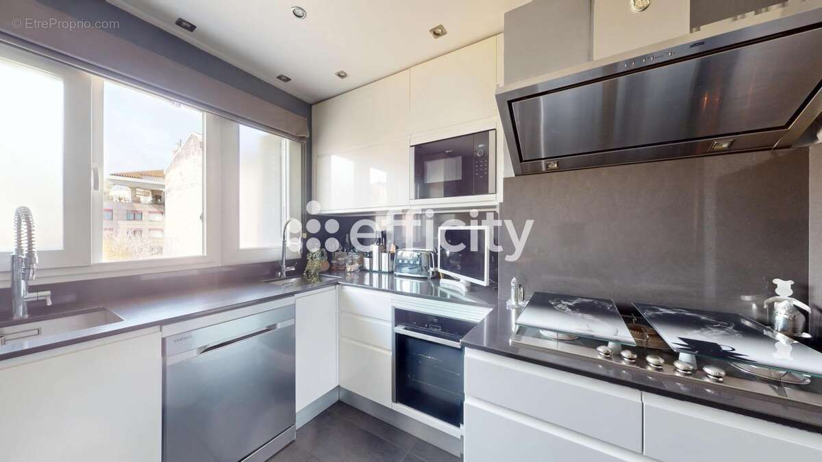 Appartement à LYON-6E