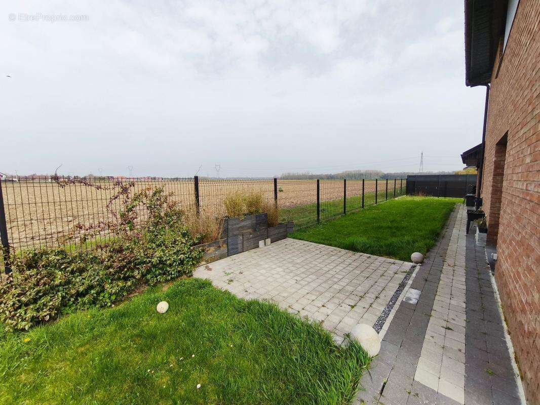 Maison à GONDECOURT